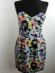 Sukienka w kwiaty Bershka rozmiar 38